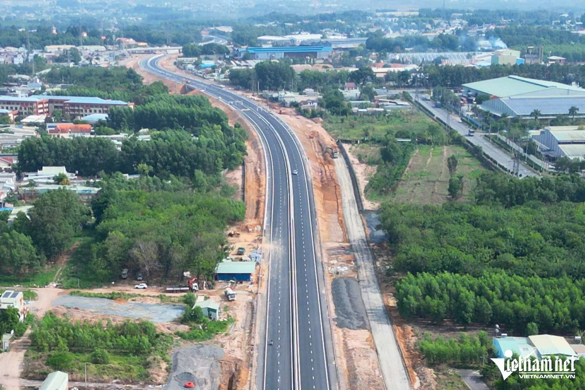 Cận cảnh chặng cuối cao tốc Biên Hòa - Vũng Tàu 17.800 tỷ đồng sắp thông xe